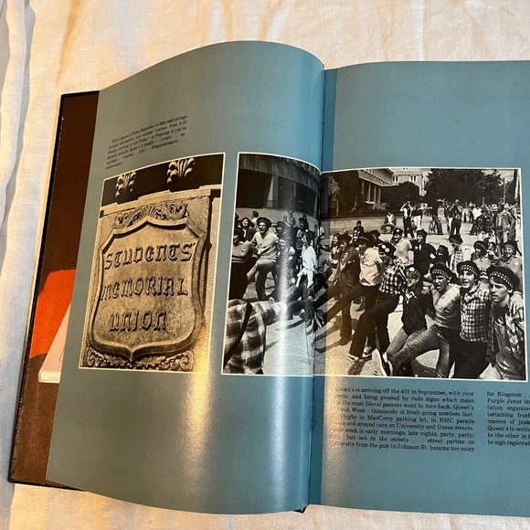 QUEEN'S UNIVERSITY TRICOLOUR Yearbook 80 1980 Mint Kingston Ontario Canada - Picture 7 of 10